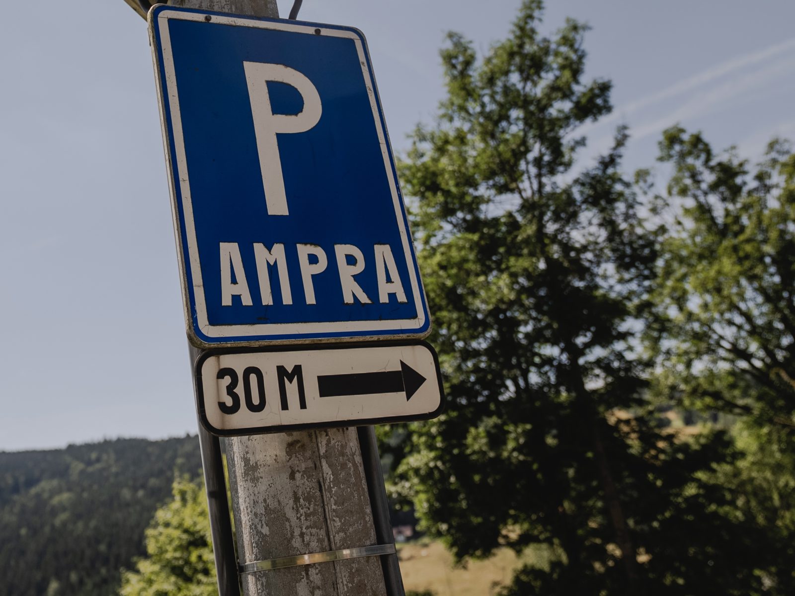 Značka parkoviště Ampra